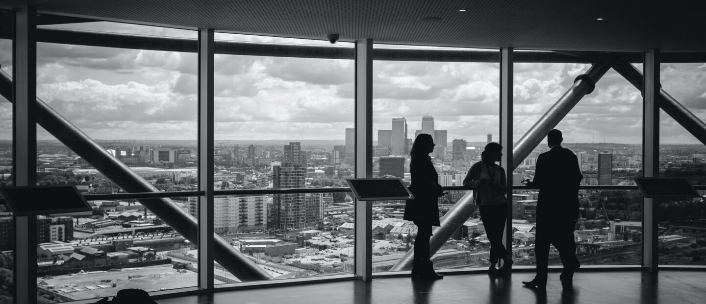 Vue sur Paris depuis un espace de travail